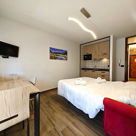 Hostdomus - City Center Apartment Colle Colle Sestriere Екстериор снимка