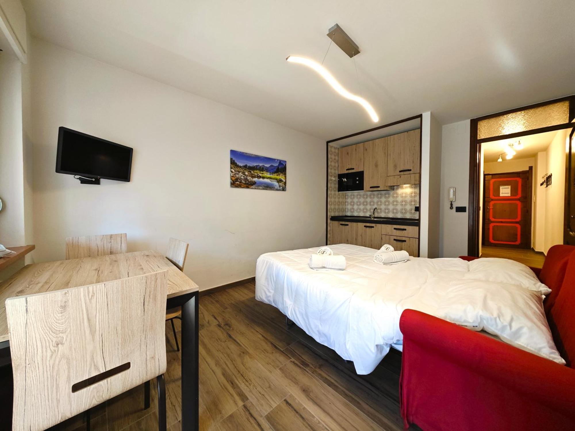 Hostdomus - City Center Apartment Colle Colle Sestriere Екстериор снимка