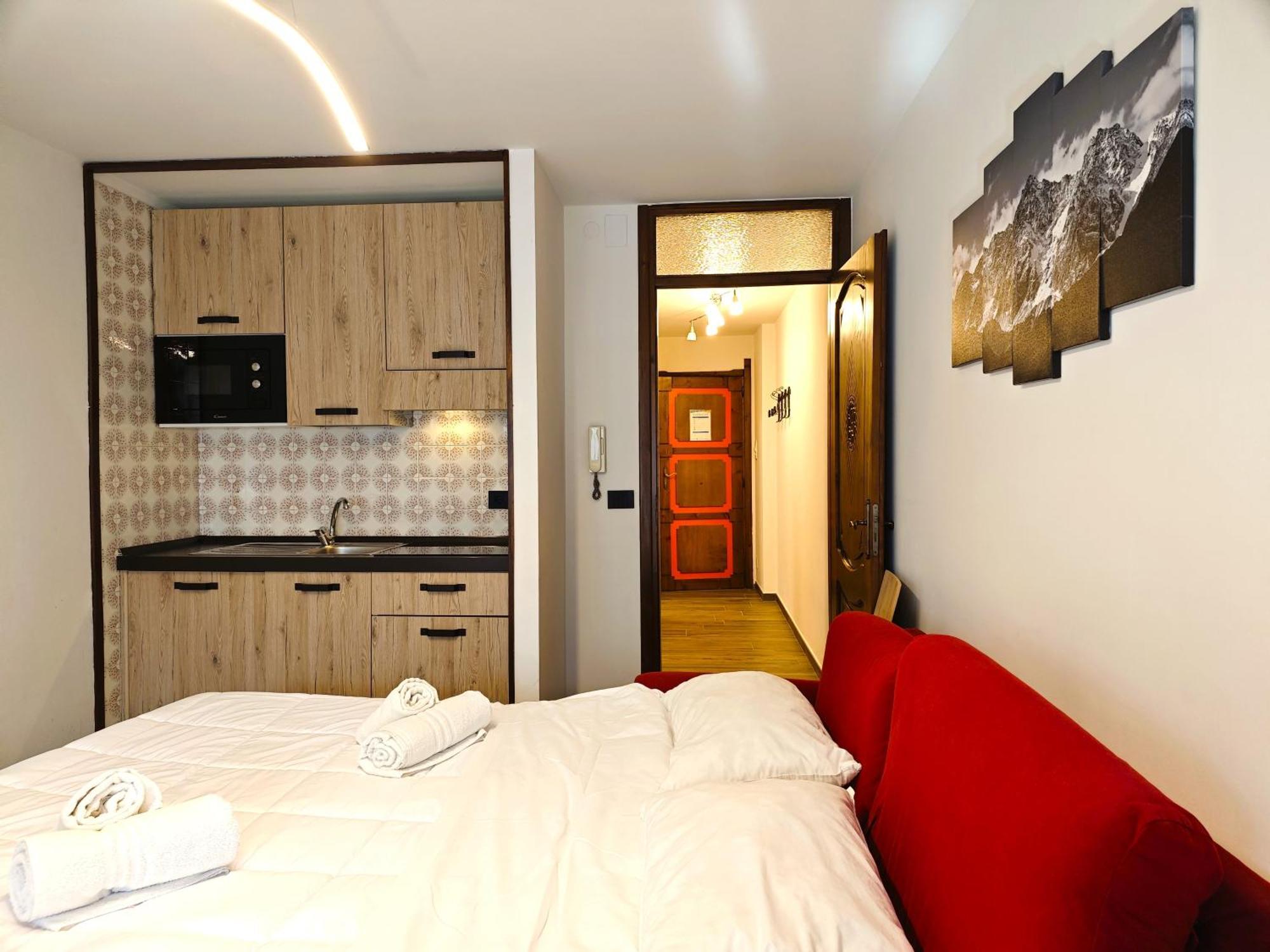 Hostdomus - City Center Apartment Colle Colle Sestriere Екстериор снимка