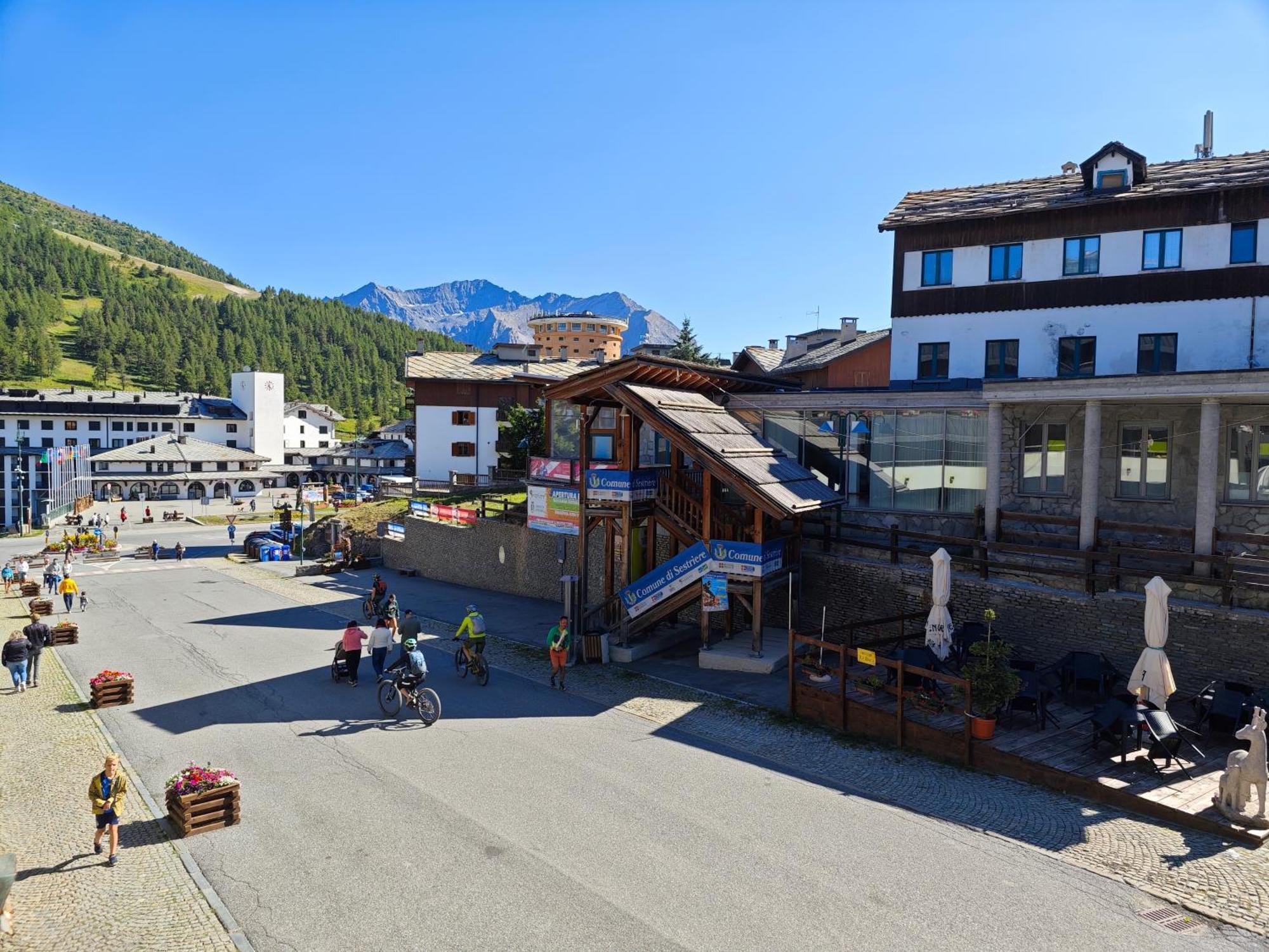 Hostdomus - City Center Apartment Colle Colle Sestriere Екстериор снимка