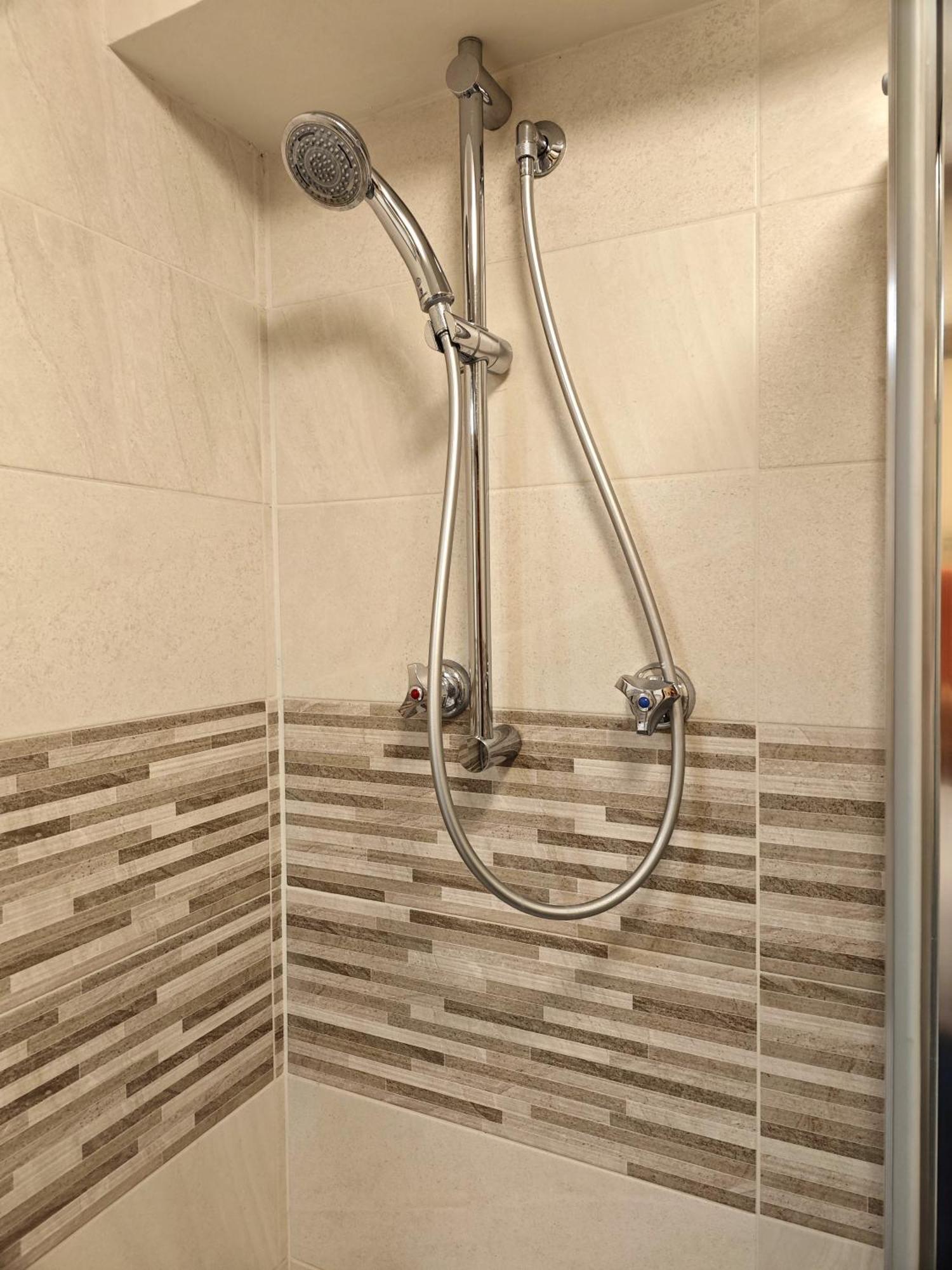 Hostdomus - City Center Apartment Colle Colle Sestriere Екстериор снимка