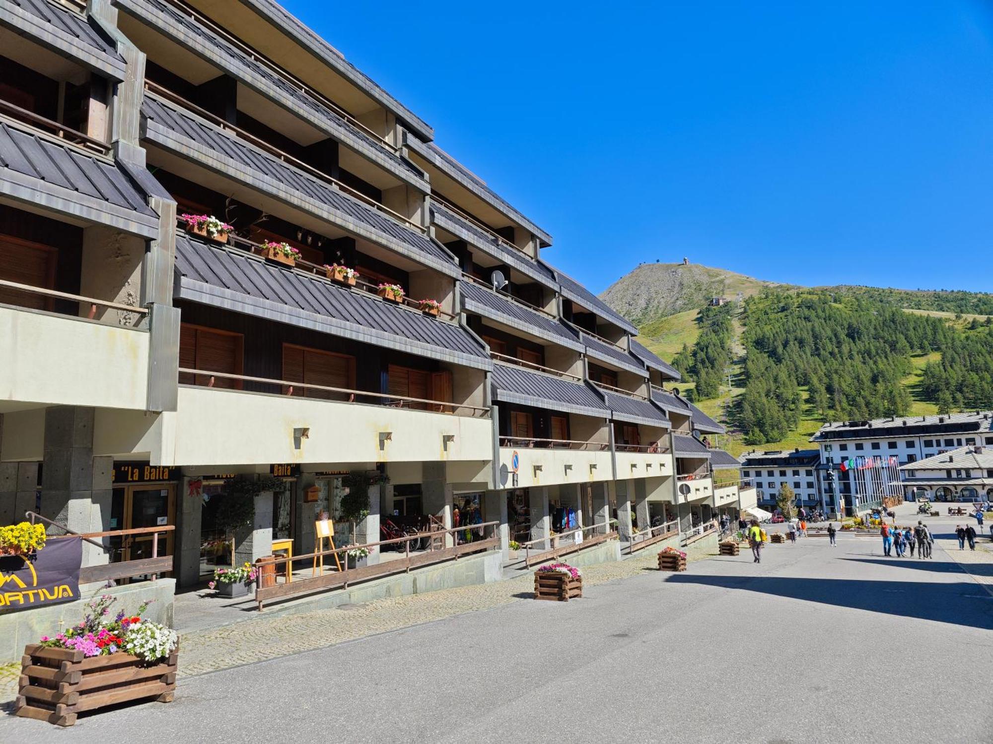 Hostdomus - City Center Apartment Colle Colle Sestriere Екстериор снимка