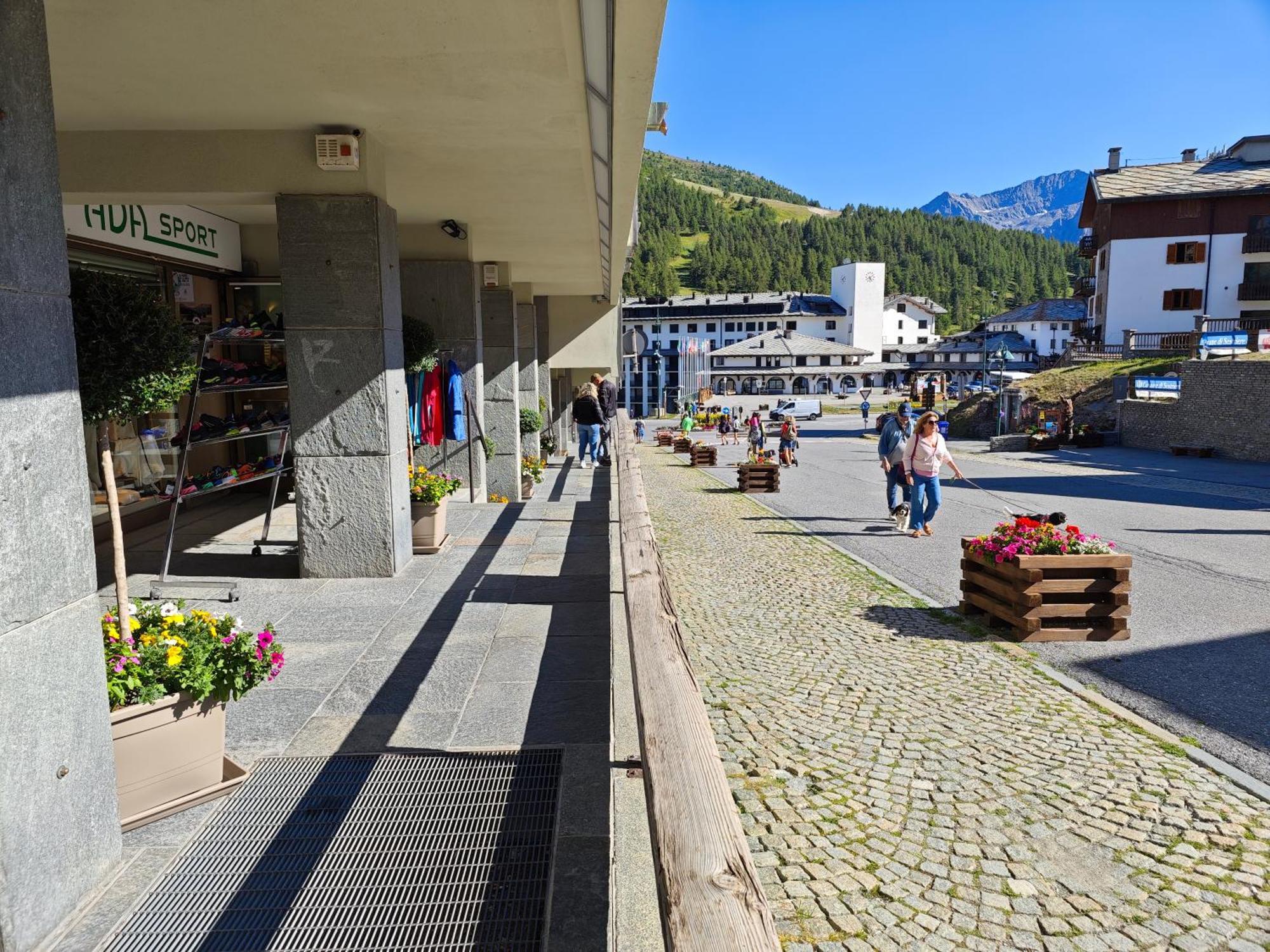 Hostdomus - City Center Apartment Colle Colle Sestriere Екстериор снимка